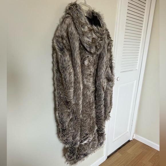 Urbancode Faux Fur Hooded Jacket (L) - Picture 3 of 8